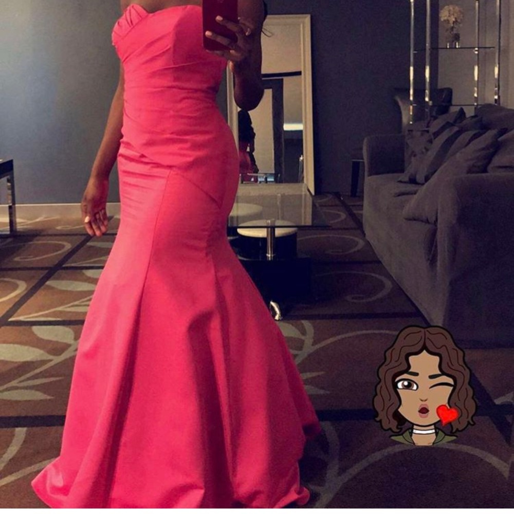 Fushia pink gown 👗